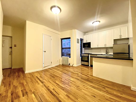 5th image of 506 E 82nd St APT 7