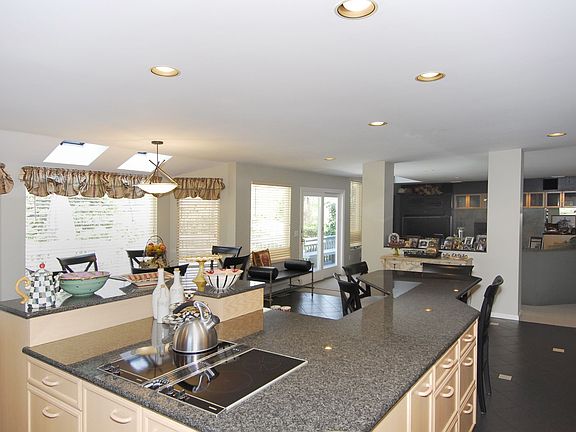 4th image of 126 Tara Dr