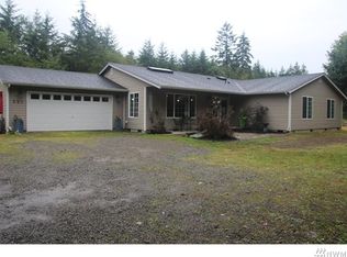 321 E Cedarbrook Ln, Belfair, WA 98528