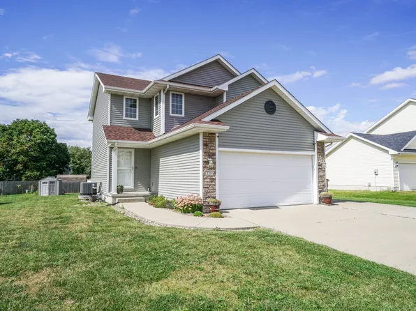 220 SE Dorr Ct, Pleasant Hill, IA 50327