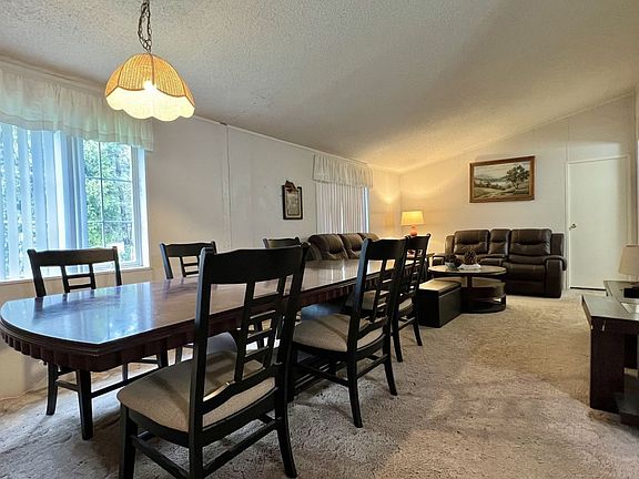 4th image of 71 N Meadow Ln