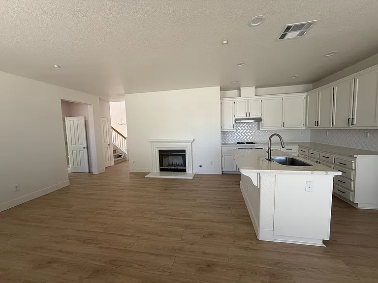 120 Mahogany Ln — Photo 9