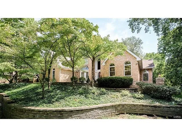 14 Huntington Forest Dr photo 1