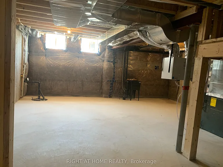9 Mackenzie St — Photo 34