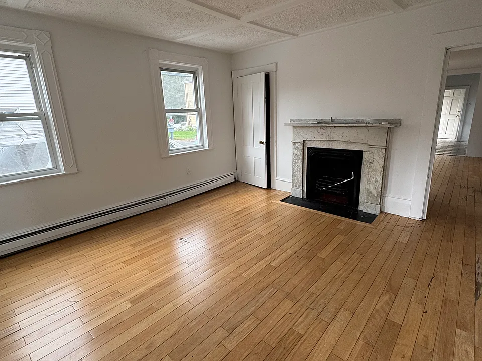 5 Pleasant St #1