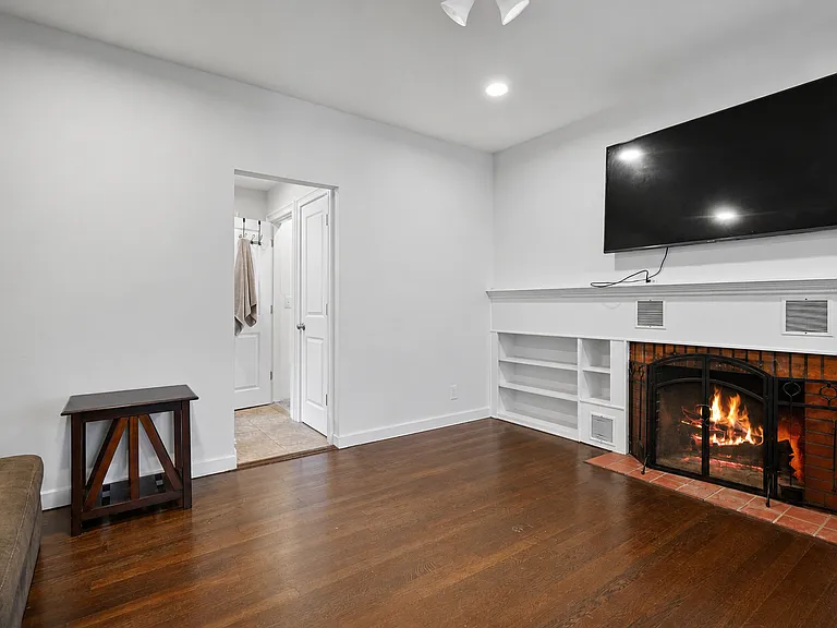 55 Seadrift Ave #1 — Photo 4