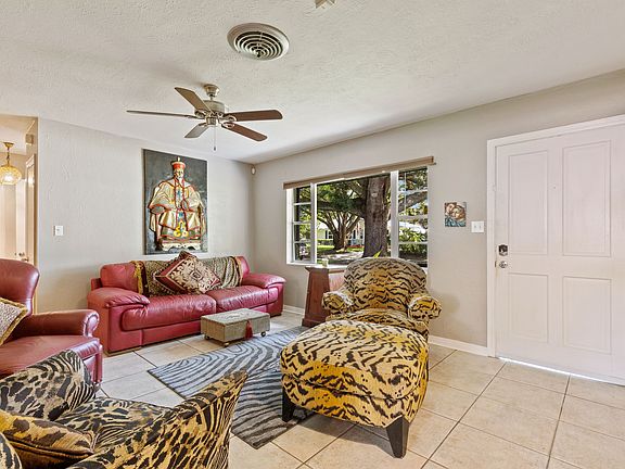 5th image of 608 Kerneywood St