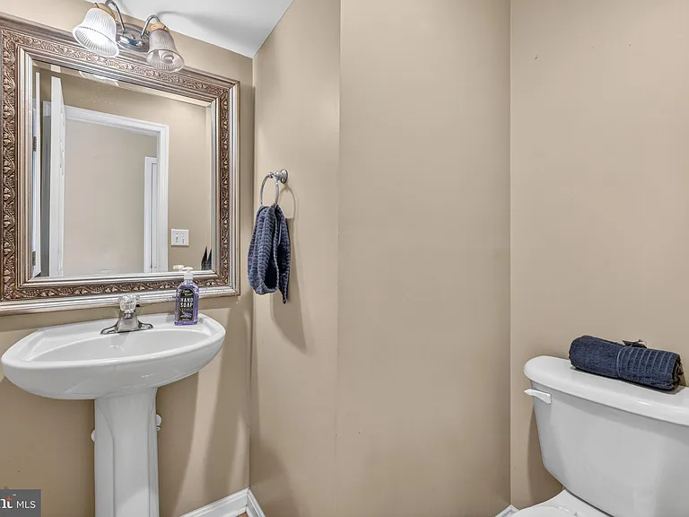 33 Wild Rose Dr — Photo 12
