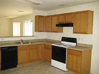 4th image of 3126 W Huntington Dr