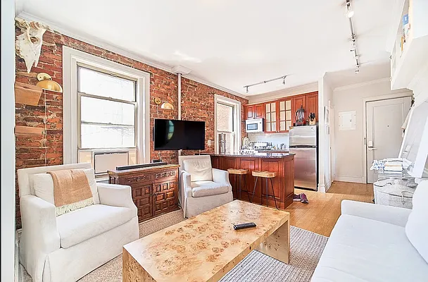 Living room, photo 1