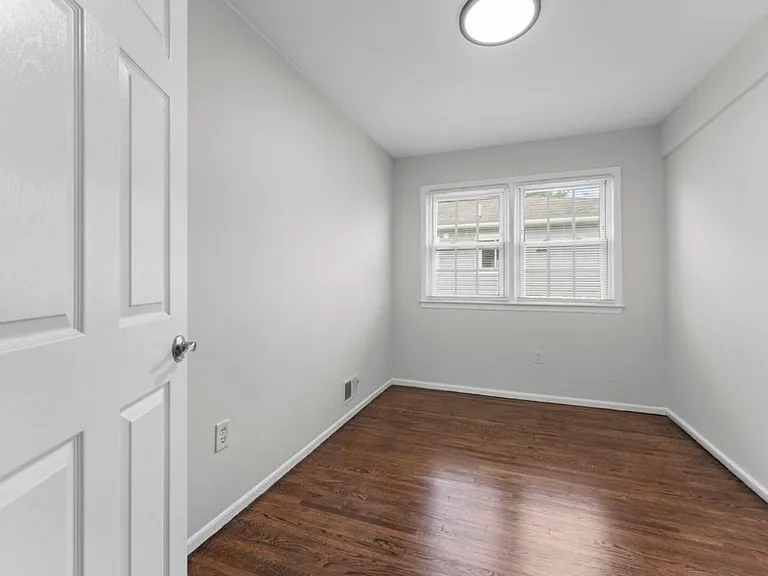 2763 Morris Ave #B — Photo 16