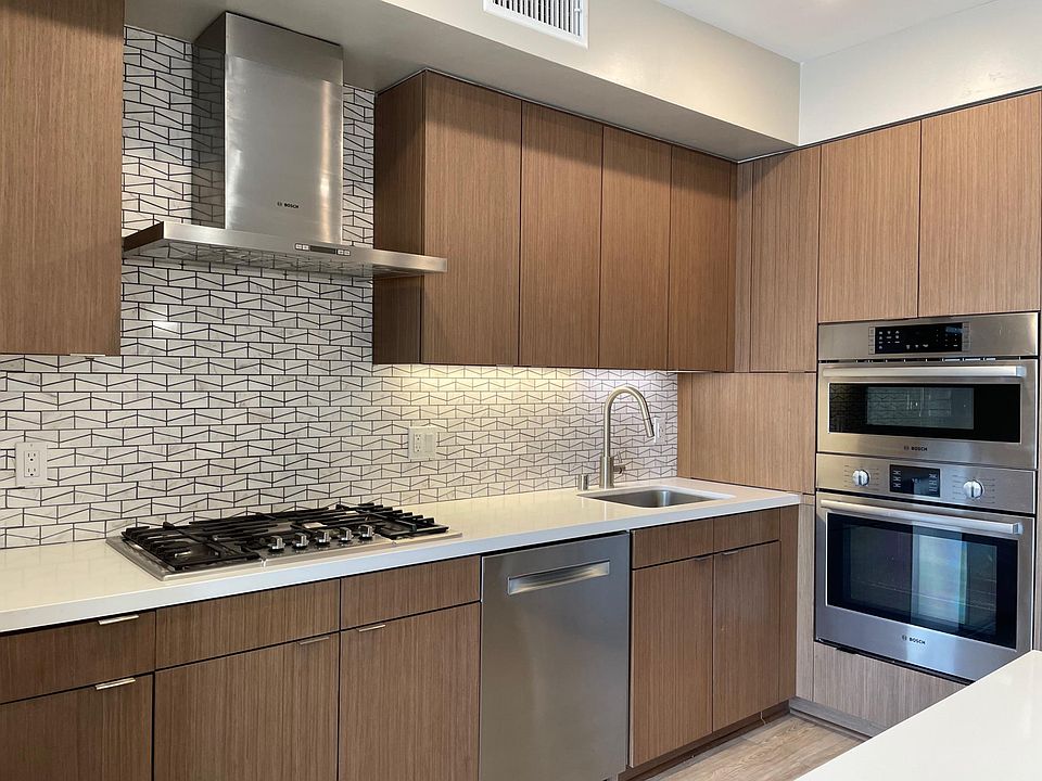 1st image of 1944 State St #616