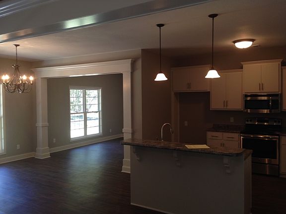 3rd image of 137 Sweet Briar Trl