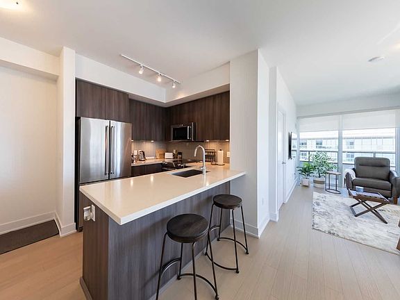 4th image of 30 Shore Breeze Dr #4115