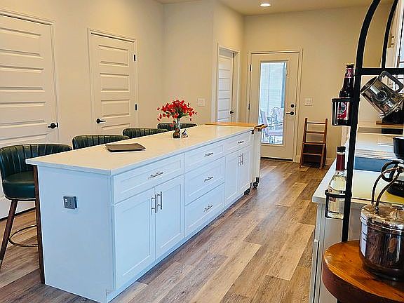 Kitchen. Island.