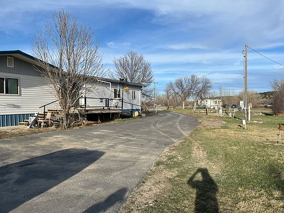 3rd image of 4 Arrowhead Rd