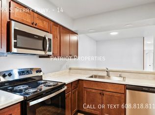 493 S Perry Pkwy #14, Oregon, WI 53575
