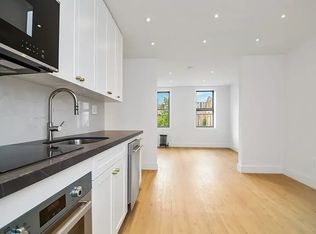 207 E 4th St #1A, New York, NY 10009