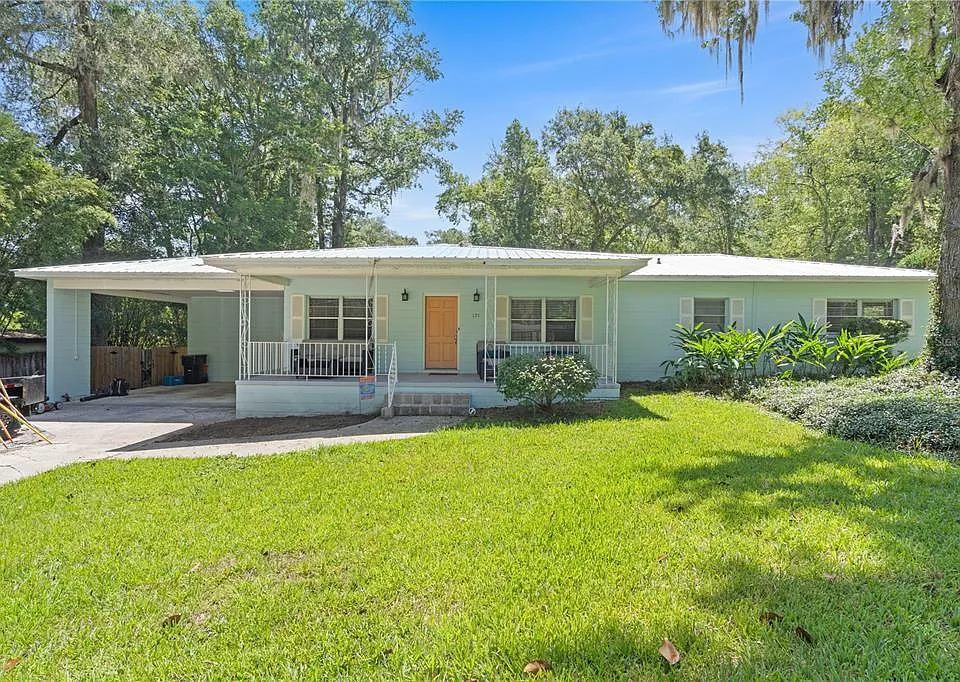 121 NW 29th St