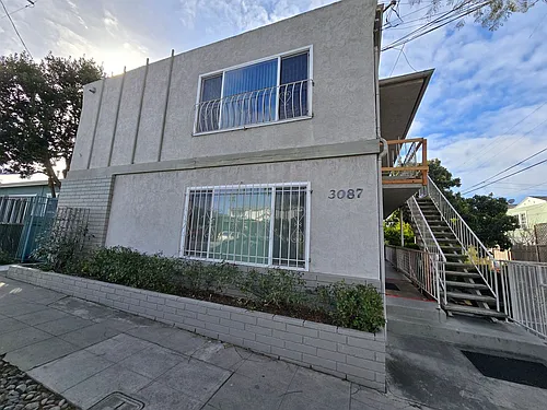 Thorn St. 3087-89 Photo 1