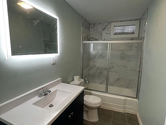 2nd image of 725 Dixie Dr