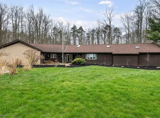 2960 Millgate Dr, Willoughby, OH