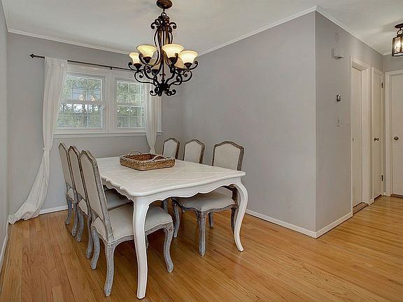 5th image of 1 Bardwell Ln