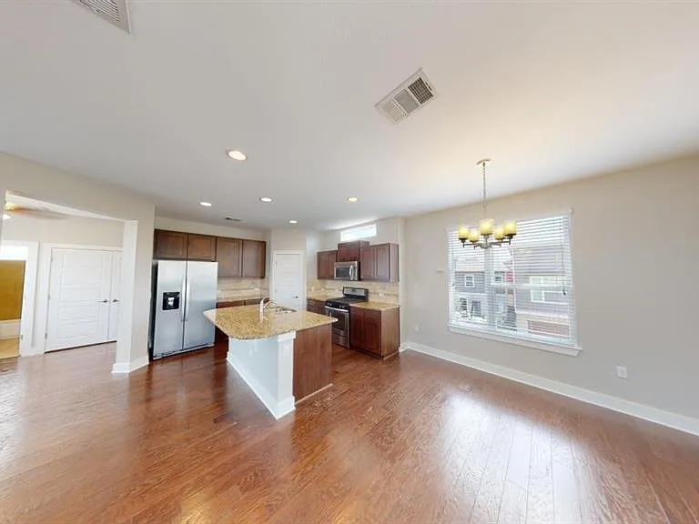 2021 Geniveive Ln #288C — Photo 7