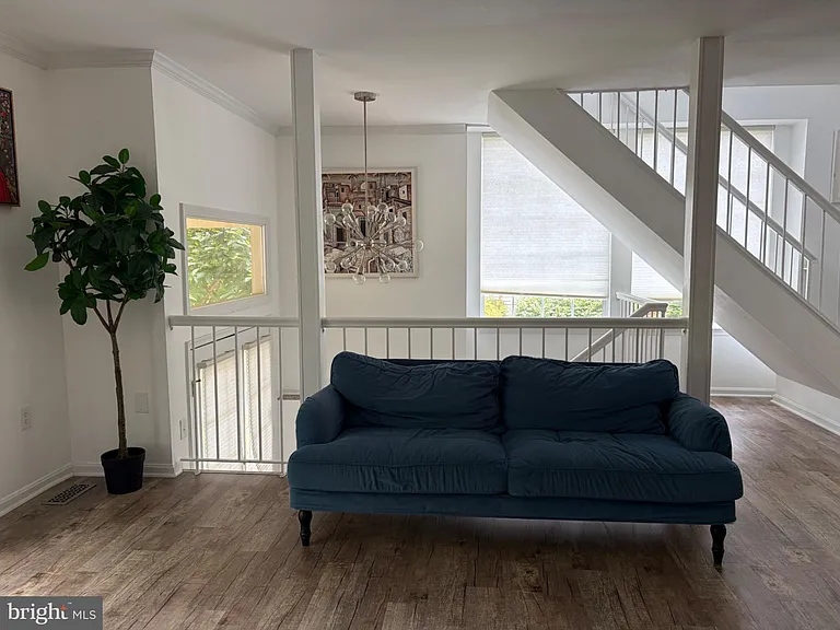 15618 Montview Dr — Photo 8