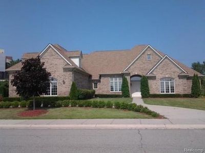51 Sand Bar Ln, Detroit, MI, 48214