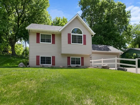 706 Schubert Dr, Buffalo, MN 55313