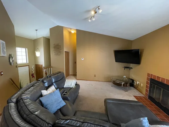 3581 W Old Oak Dr #3581, Milwaukee, WI 53221