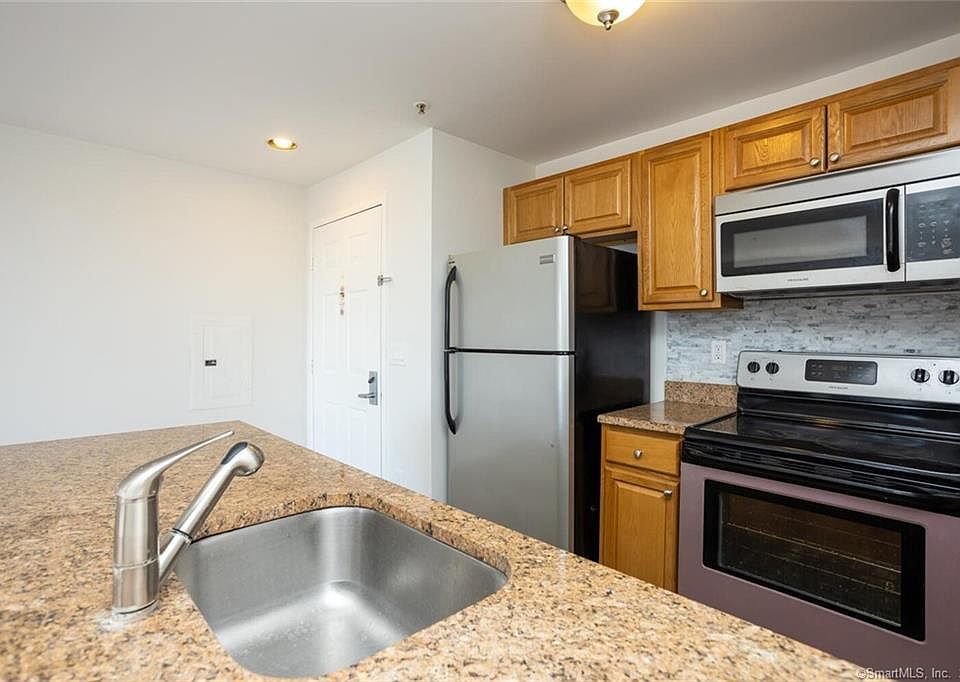 1st image of 300 Broad St #906