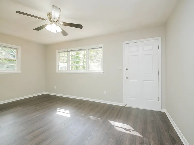 135 Wildwood Dr — Photo 5
