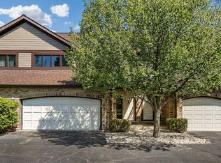 1956 Golf View Dr, Bartlett, IL