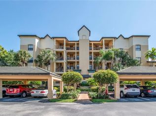 200 Vintage Cir #D-403, Naples, FL 34119