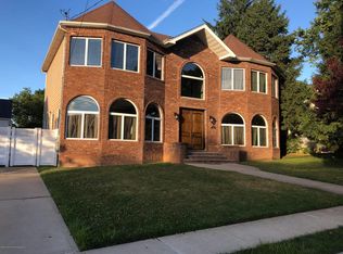 21 Troy St, Staten Island, NY 10308