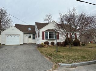 9 Edendale Dr, Lincoln, RI 02865