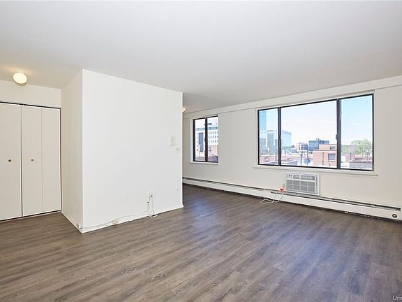2nd image of 25 Lake St #7