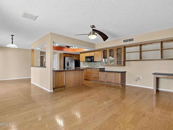 5th image of 18807 N ZINNIA Court