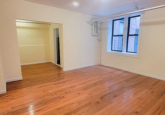 4th image of 2541 Aqueduct Ave W #St1