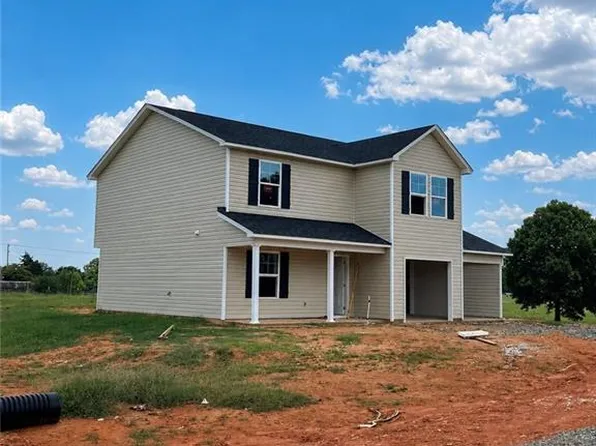 142 Caspian Dr, Lexington, NC 27295