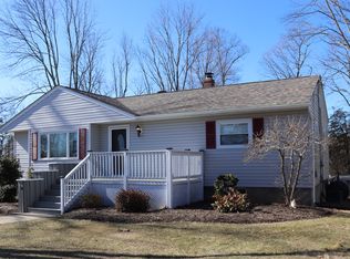 37 Mohawk Trl, West Milford, NJ 07480