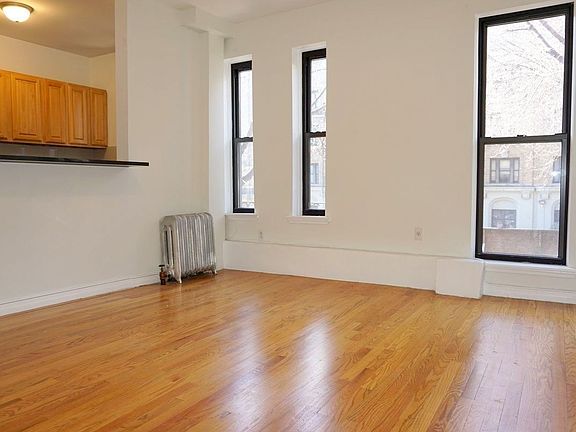 4th image of 711 Ocean Ave APT 2B