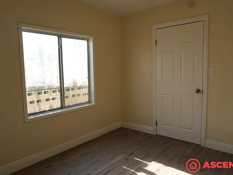 1106 Wilson Ave — Photo 6