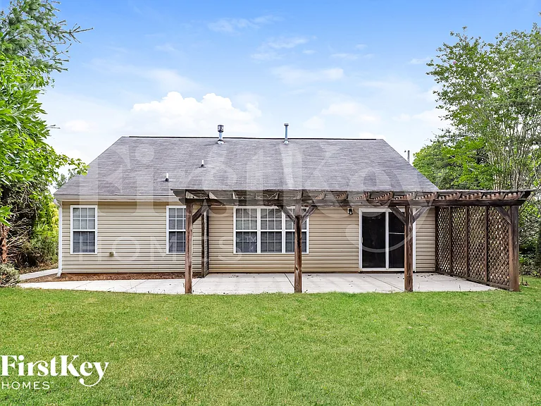 136 Rockbridge Ct — Photo 17