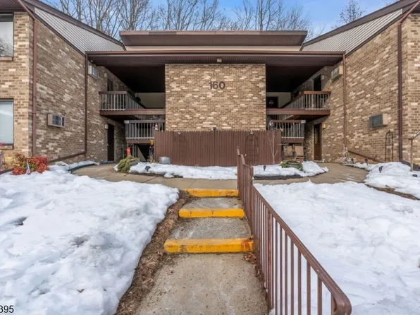 160 Cross Slope Ct #J, Manalapan Twp., NJ 07726