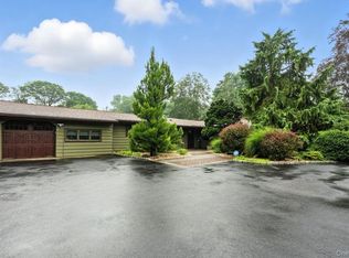 24 Ursular Ct, Smithtown, NY 11787