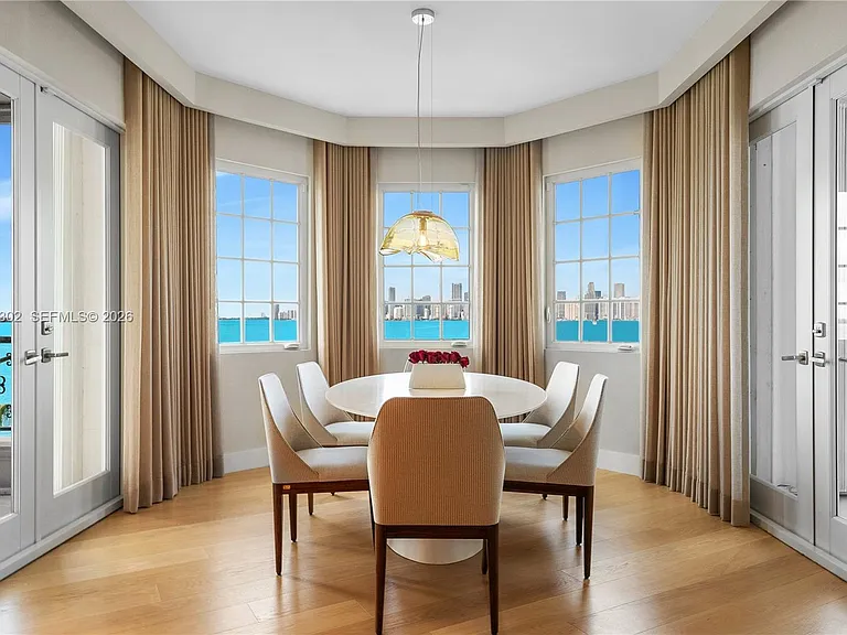 5242 Fisher Island Dr #5242 — Photo 32