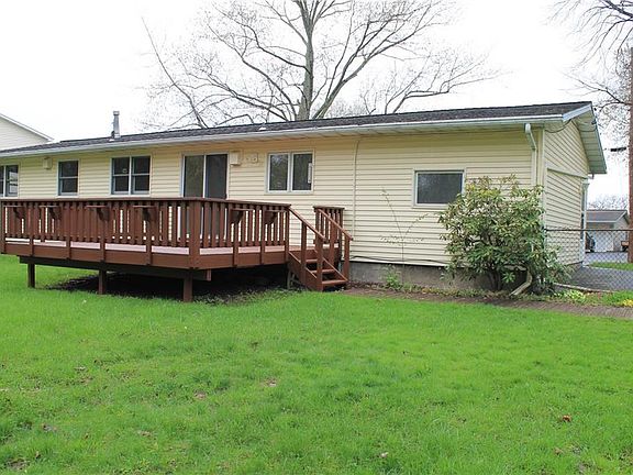 5th image of 128 Cranberry Dr